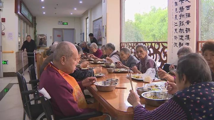 家有失能老人咋办,家有老人怎么照顾