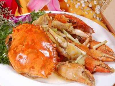 一岁小朋友吃螃蟹上吐下泻怎么办,儿童吃螃蟹过敏起风团怎么处理