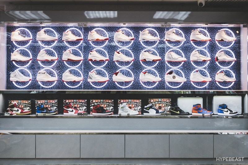 把鞋子做成藏品,nike球鞋展示柜