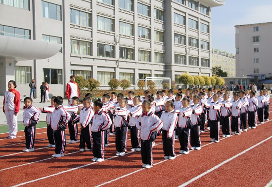 小学队列队形广播操比赛,展礼仪风采树文明形象宣传视频