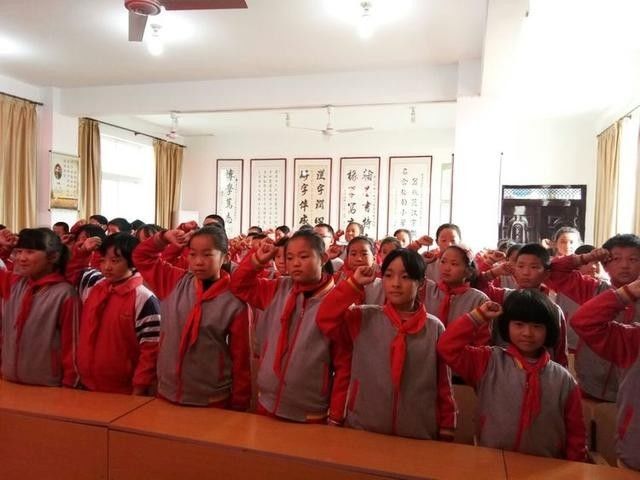 少先队喜迎十九大主题活动,喜迎少先队建队74周年