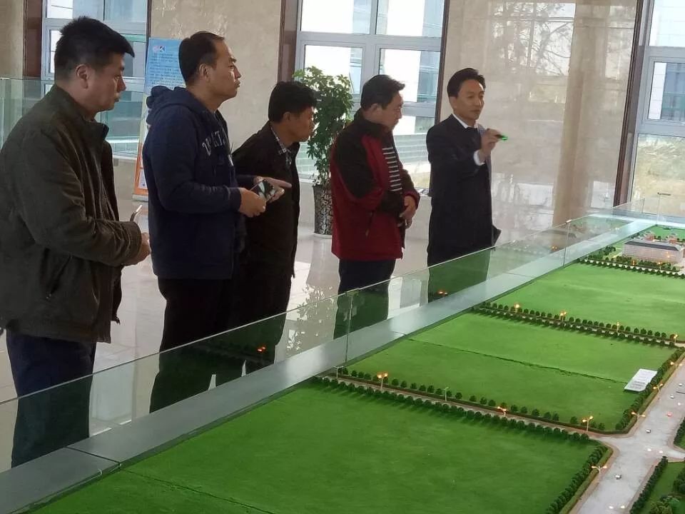 辽宁省瓦房店市中心医院一行来我院参观、学习、座谈、沟通