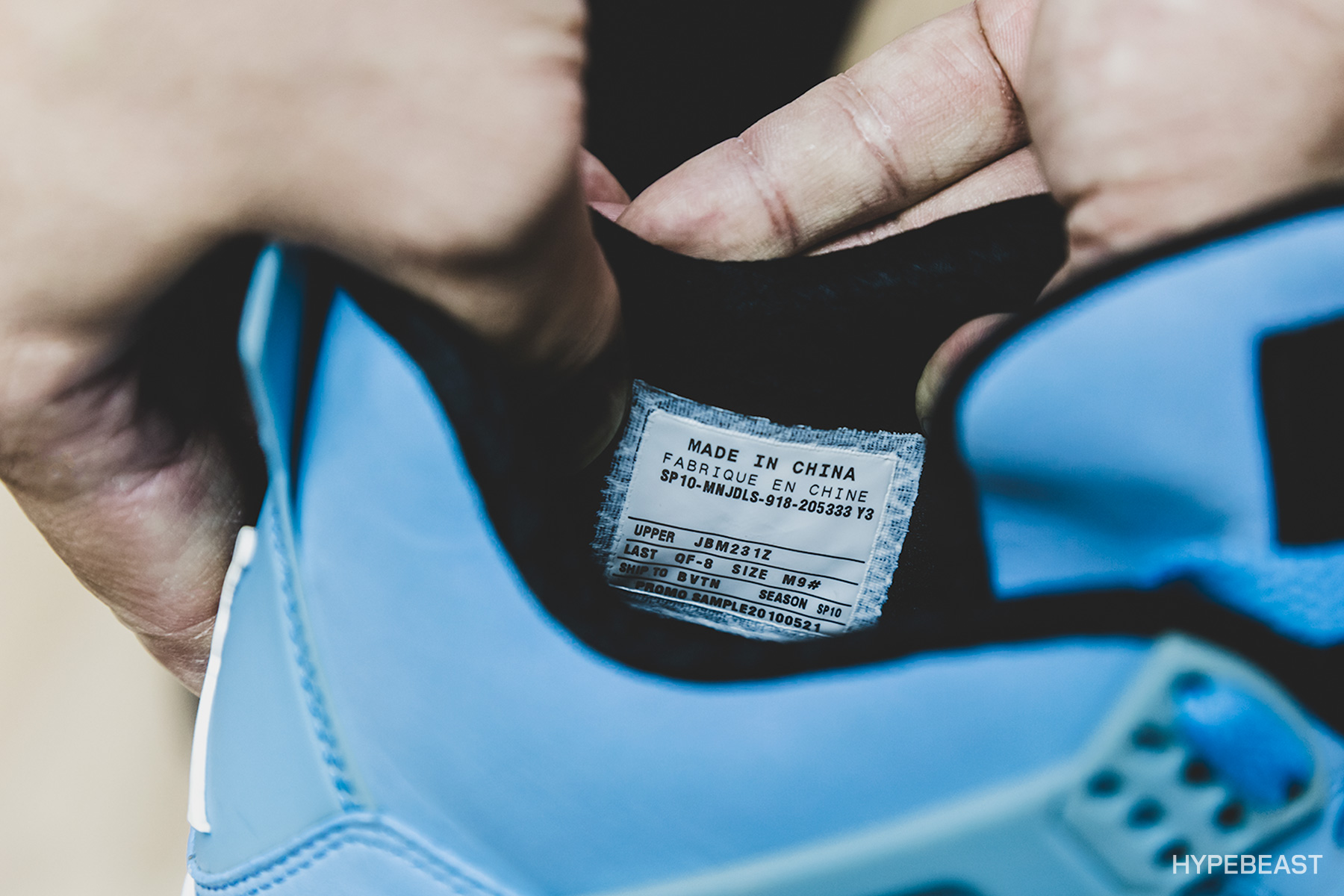 把鞋子做成藏品,nike球鞋展示柜