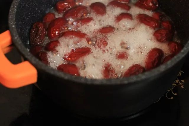 红枣的吃法你们还不知道吧,红枣怎么吃又硬又好吃