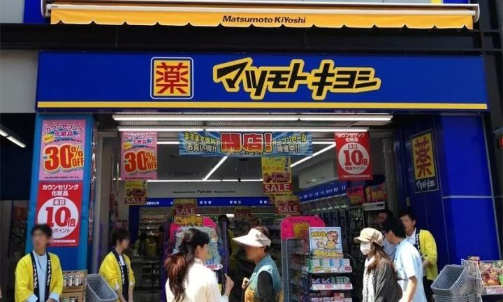 范冰冰现身药妆店,范冰冰来日本药妆店买了什么