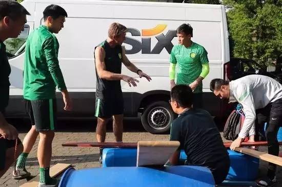 劳逸结合让海外拉练效果更好晋鹏翔领衔“绿色杀手”变身海贼王