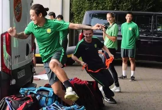 劳逸结合让海外拉练效果更好晋鹏翔领衔“绿色杀手”变身海贼王