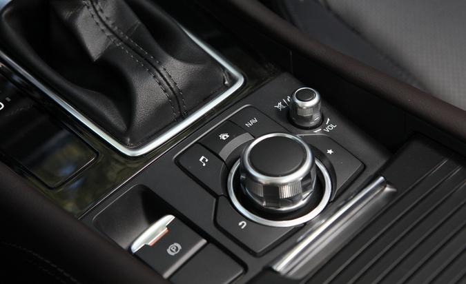 科鲁兹和福克斯,福克斯和昂克赛拉的空间哪个大