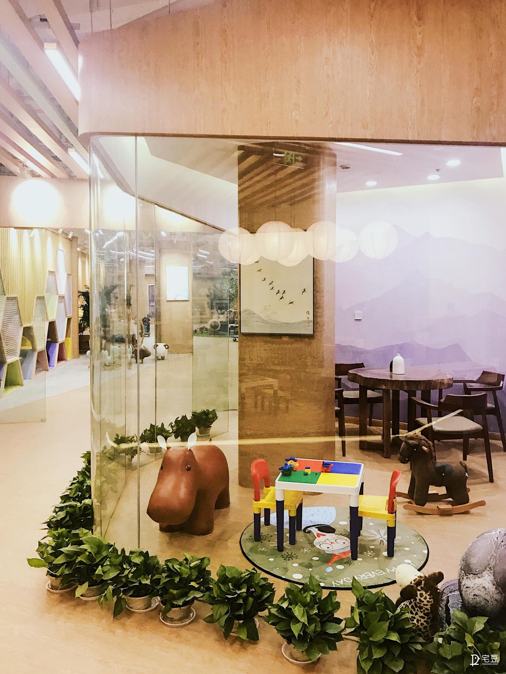 原始森林？动物园？银河系？托儿中心大改造