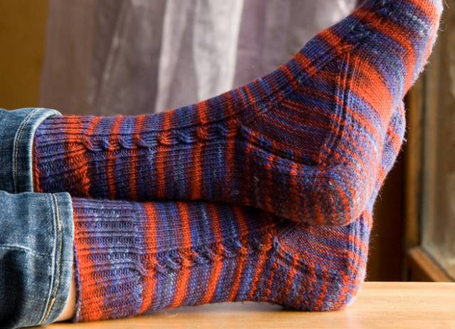 年轻人手脚冰凉怕冷怎么办,年轻人手脚冰凉怎么回事