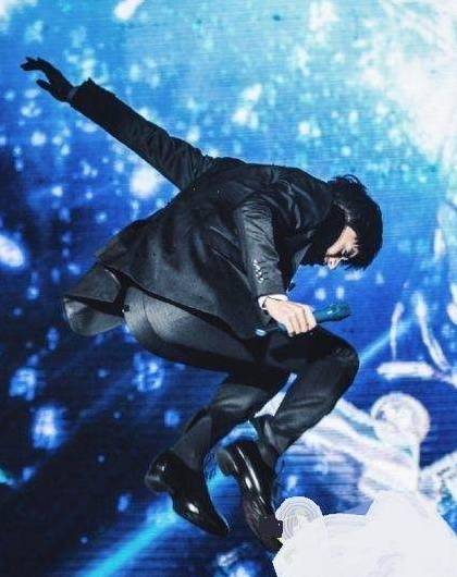 张杰跳高,张杰周杰伦打篮球