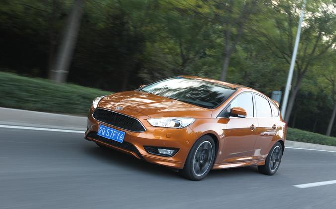 科鲁兹和福克斯,福克斯和昂克赛拉的空间哪个大