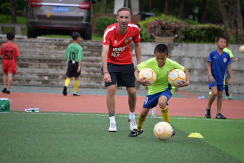 足球运动员萨马兰奇,萨马兰奇中国校园足球