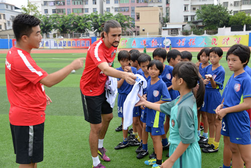 足球运动员萨马兰奇,萨马兰奇中国校园足球