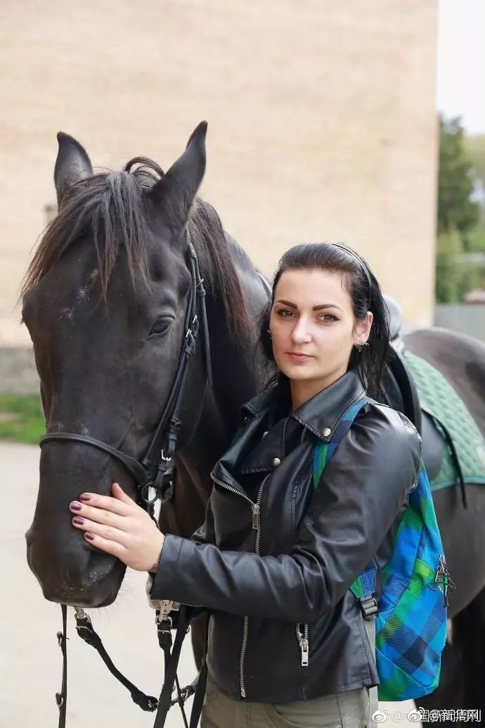 10.27日｜新早读来了！科幻片里才有的建筑！天津的这个图书馆火了！