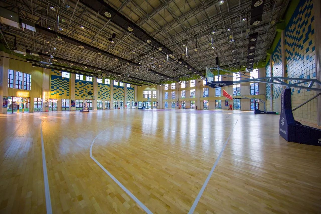 黔南荔波县体育馆开放时间,荔波体育馆可容纳多少人