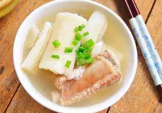 如何缓解鼻干秋燥,秋燥皮肤干燥吃什么