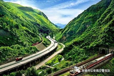 省公安厅交通两公布一提示,交警两公布一提示