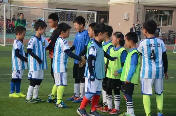 小学足球比赛直播,直播间现场直播小学生足球