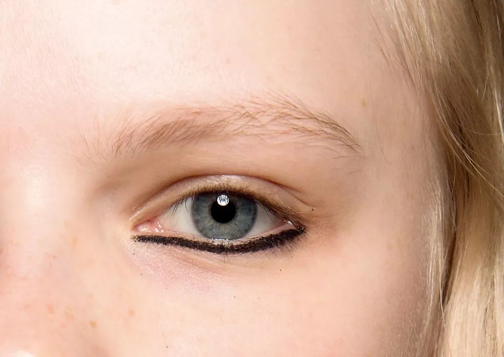 适合亚洲人的八种眼线画法 (眼线怎么画好看又粗又黑)