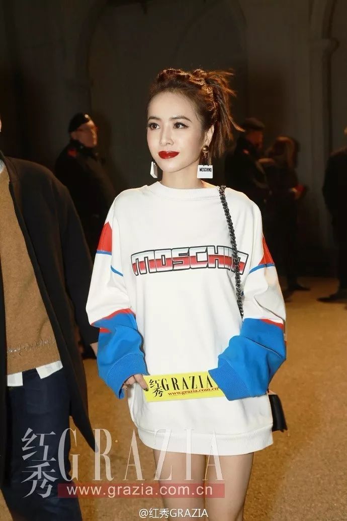 秋冬穿搭女2021高级感小个子,秋冬也流行穿大不穿小