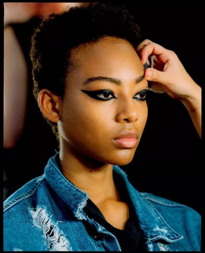 适合亚洲人的八种眼线画法 (眼线怎么画好看又粗又黑)