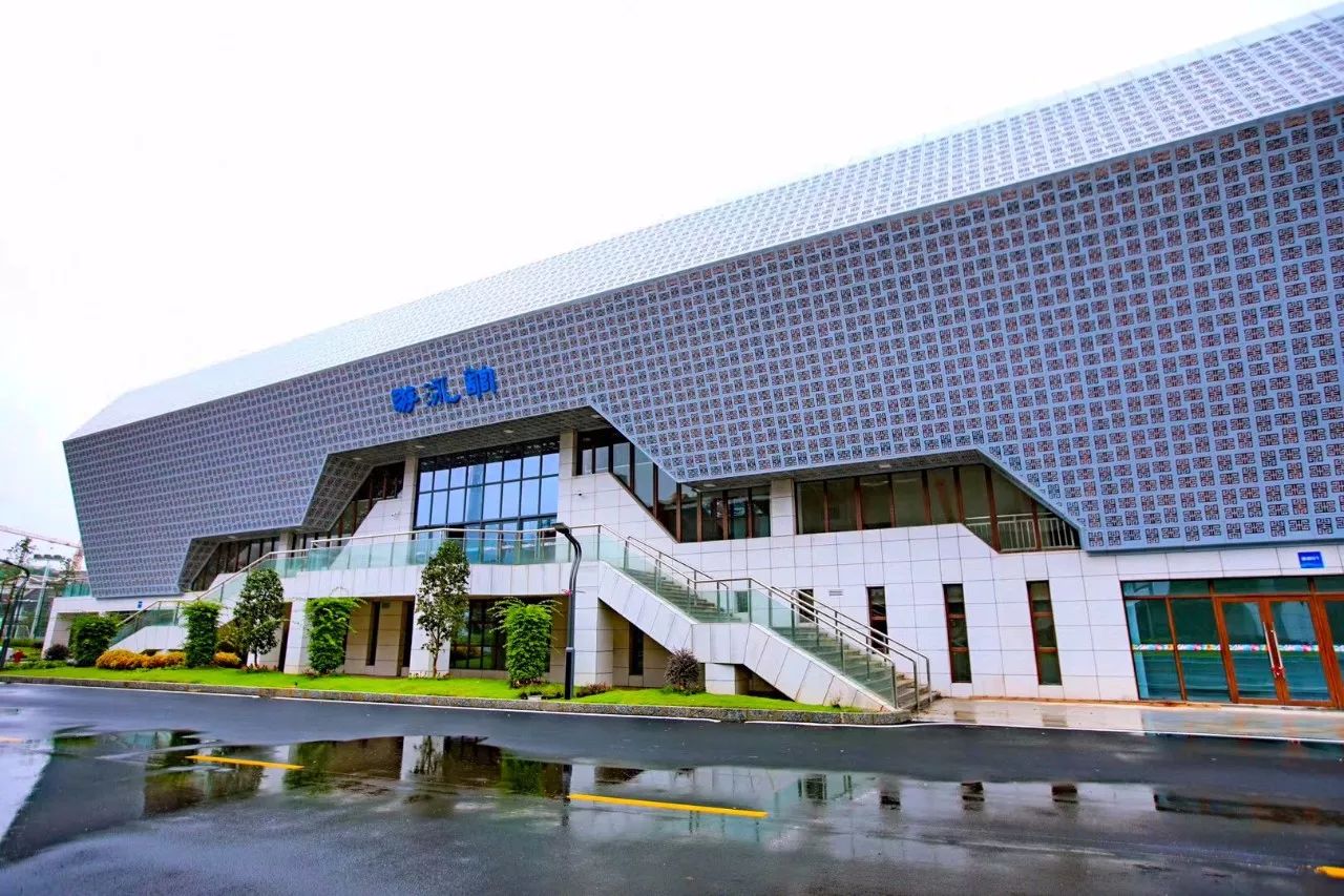 黔南荔波县体育馆开放时间,荔波体育馆可容纳多少人