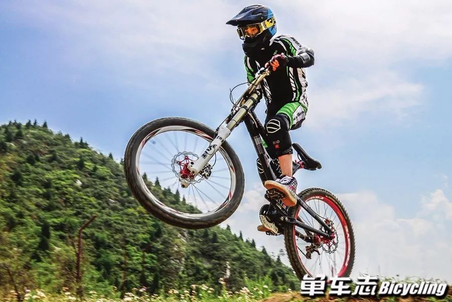 脚踏实地尽享骑趣9款速降平板脚踏推荐