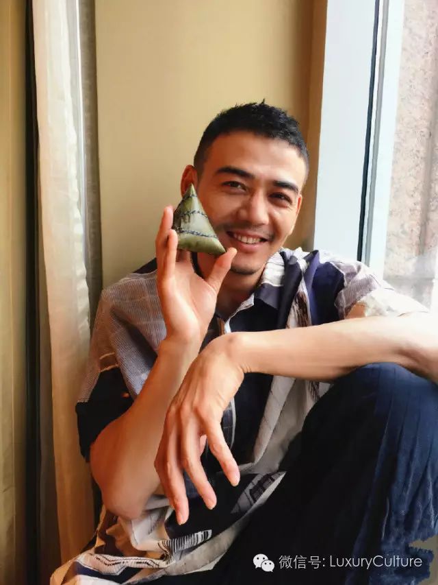 杨烁行走的荷尔蒙痞帅,杨烁低音炮雅痞