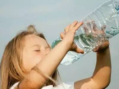 满面油光怎么弄,油光满面的正确护肤方法