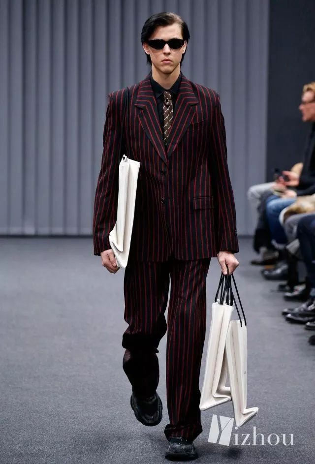 巴黎世家又丑又贵的产品,巴黎世家丑爆又贵实测