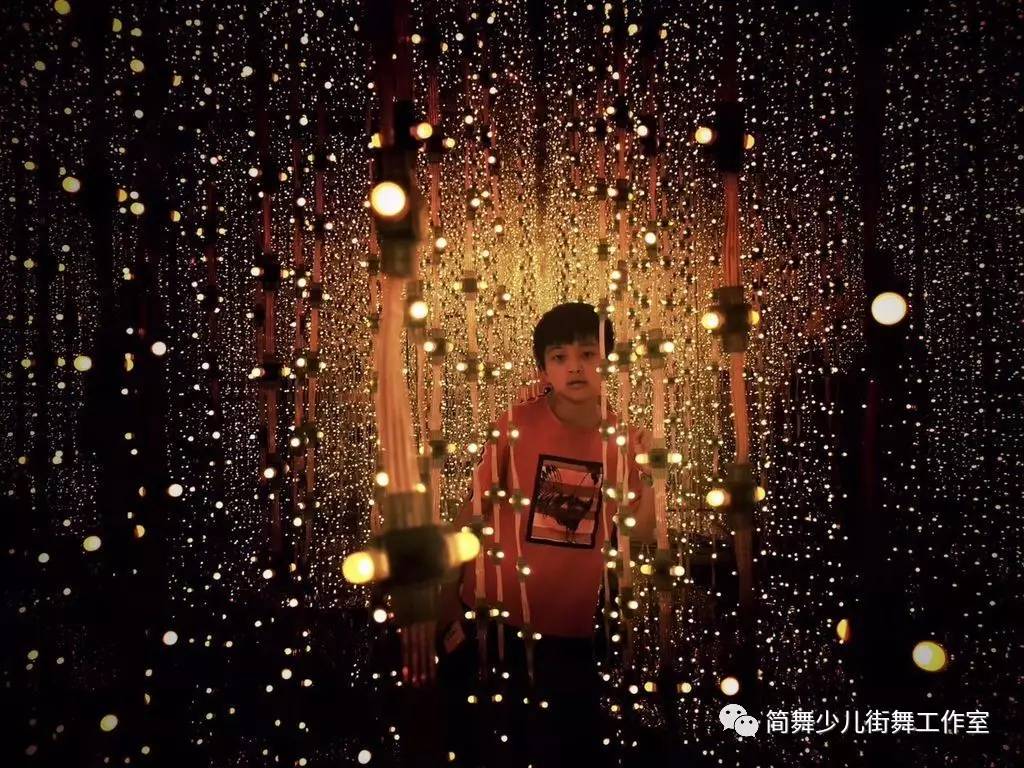 一步一步教我们小孩学街舞,怎么从小培养小孩子学习街舞