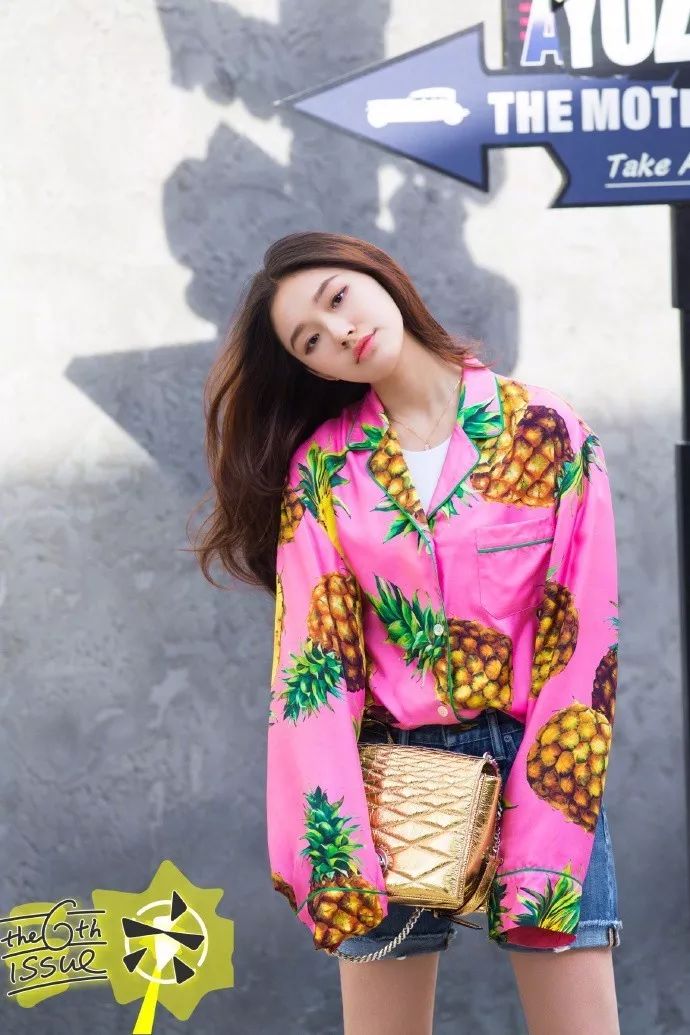 秋冬穿搭女2021高级感小个子,秋冬也流行穿大不穿小