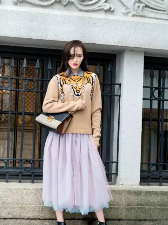 秋冬穿搭女2021高级感小个子,秋冬也流行穿大不穿小