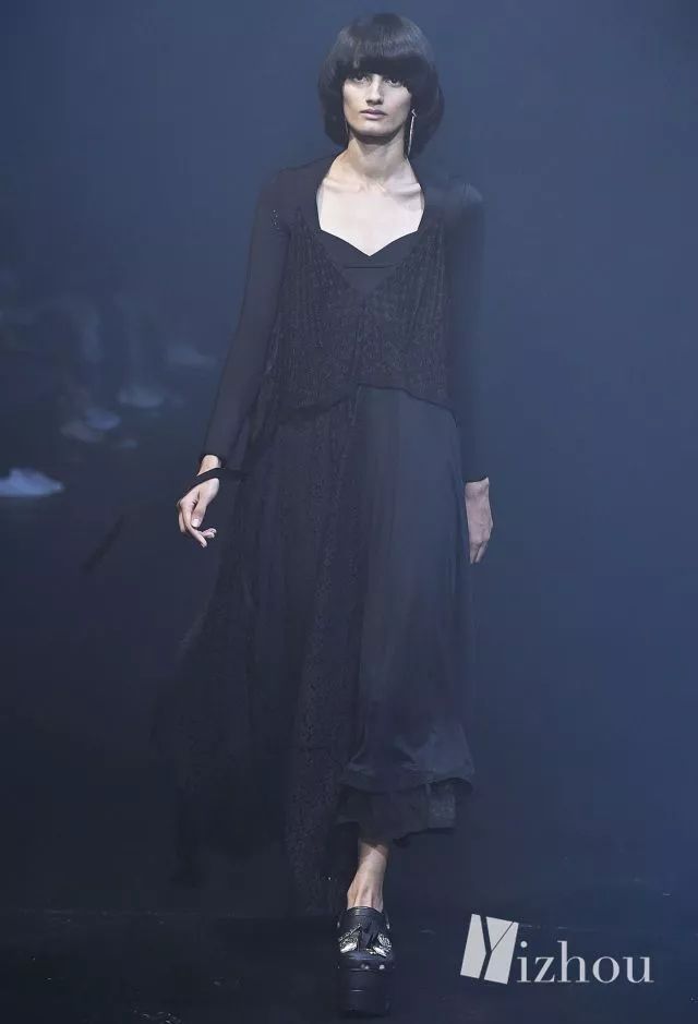 巴黎世家又丑又贵的产品,巴黎世家丑爆又贵实测