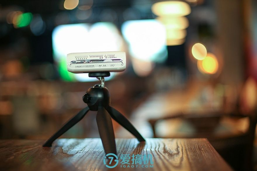 微型触控投影TouchjetPond智能触控投影仪评测