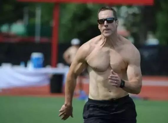 宋仲基和宋慧乔视频,宋钟基权志龙