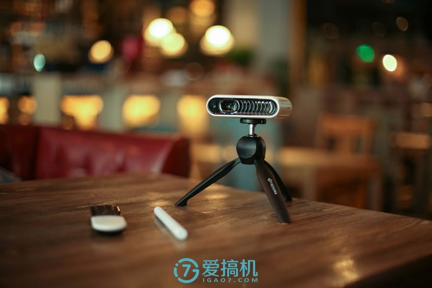 微型触控投影TouchjetPond智能触控投影仪评测