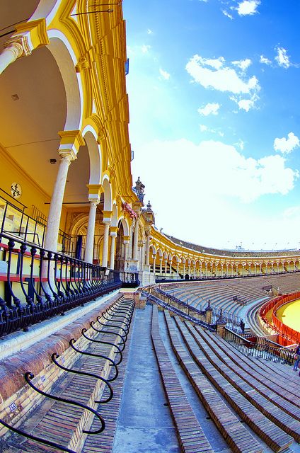 在西班牙街头这般你侬我侬好想去那里偶遇双宋夫妇