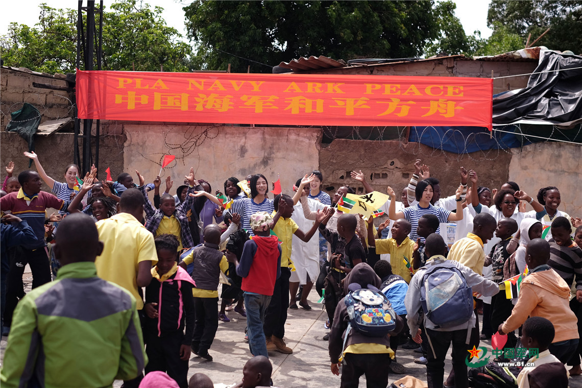 和平方舟医院船支援莫桑比克,中国医疗船和平方舟号船长