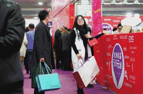 天上掉馅饼都会被砸到,天上掉馅饼好事