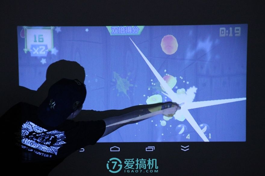 微型触控投影TouchjetPond智能触控投影仪评测