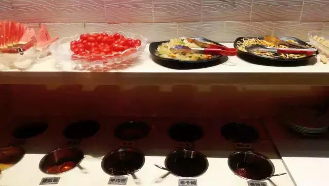 手抓牛龙骨美食,手抓牛排零食