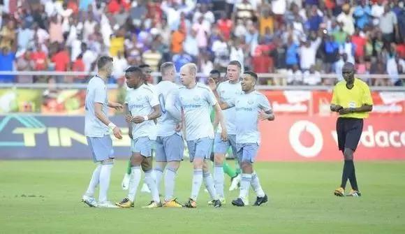 穿长袖打球的人,球场上穿什么球衣更帅