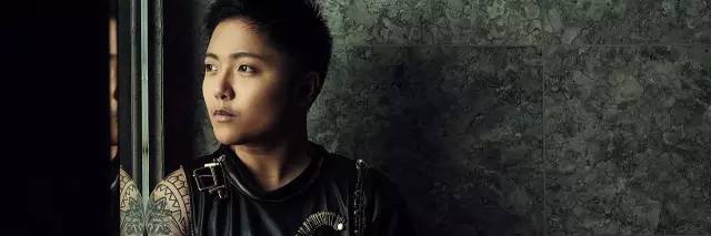 12岁惊艳世界，她曾是「惠特妮·休斯顿接班人」，却在21岁时做了这件事，勇敢的人生！