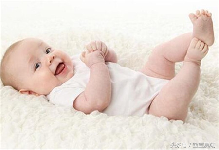 宝宝出现哪些异常时要报告,宝宝出现哪些行为需要关注