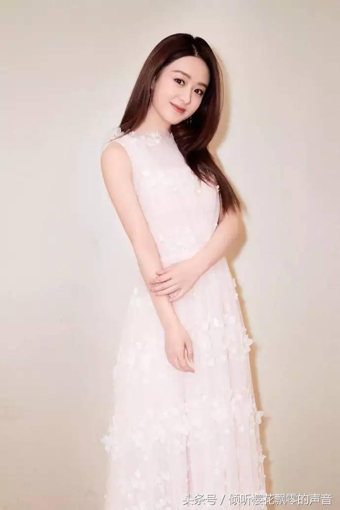 纯洁高贵的白玫瑰,纯洁而又高贵的白玫瑰