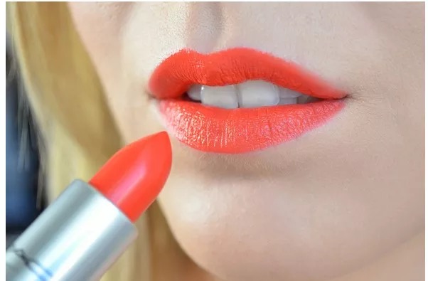 不再依赖陈思成的佟丽娅越来越美，128只Mac无敌抢镜！你知道Mac唇膏八种质地的区别和代表色号吗？