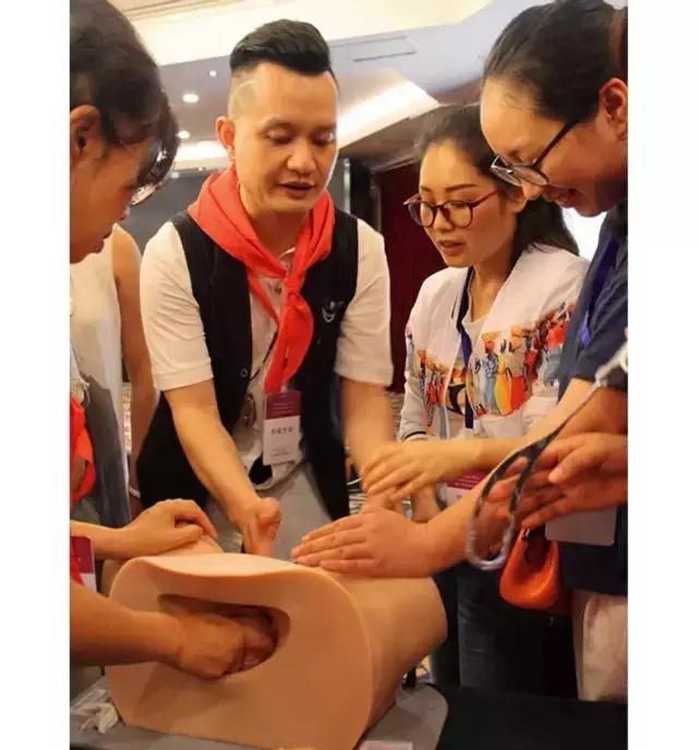 川大华西二院姚医生，为孕妇看病，从医多年获赞