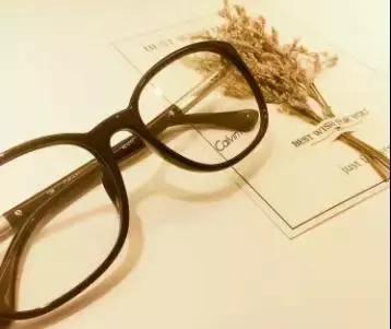 免费配镜，免费验光，免费清洗，免费维修……它不只是一家眼镜店，它更是一个学生视力关爱项目！